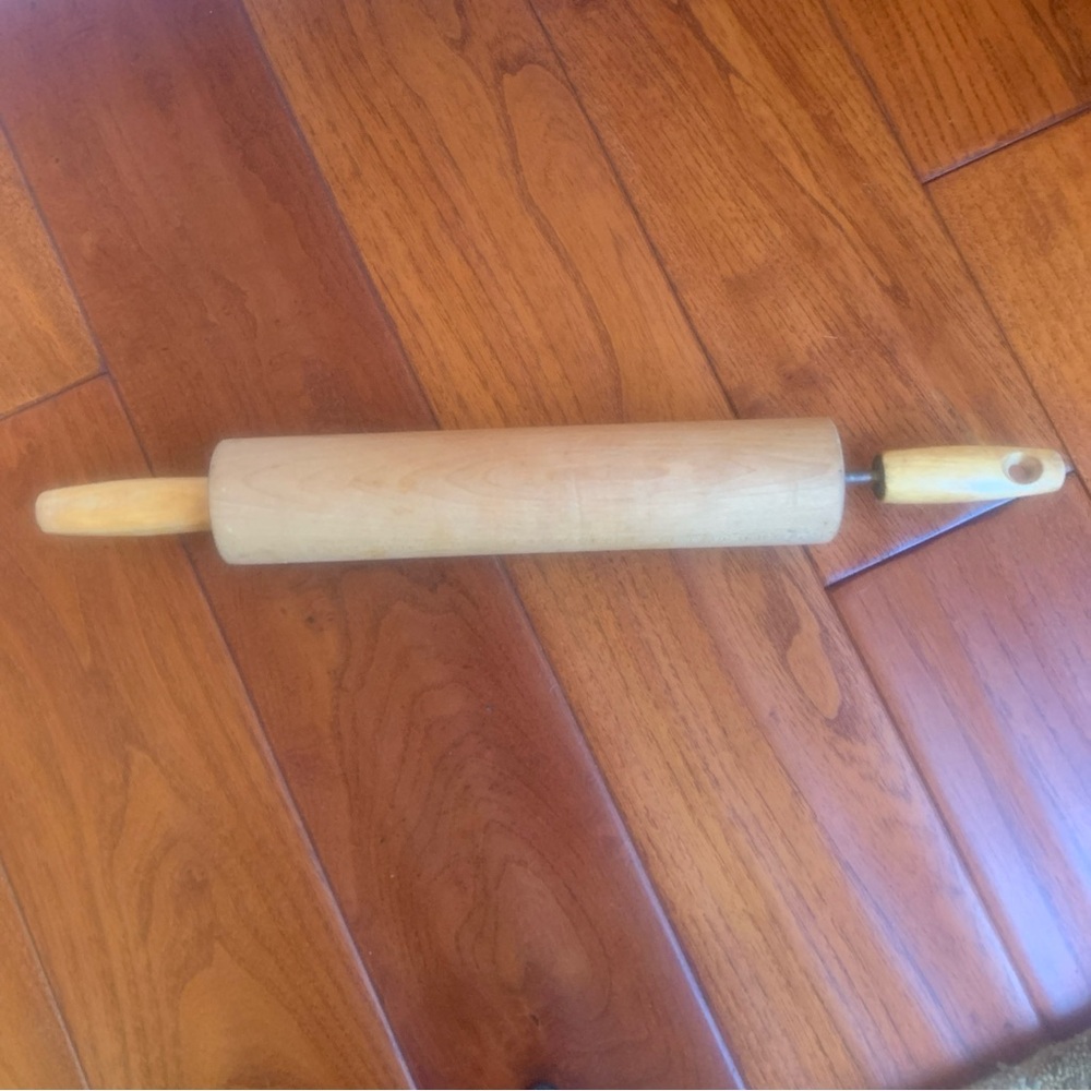 Maple Wood Rolling Pin Hole in Handle for Hanging Kitchen 17” Vintage Holiday